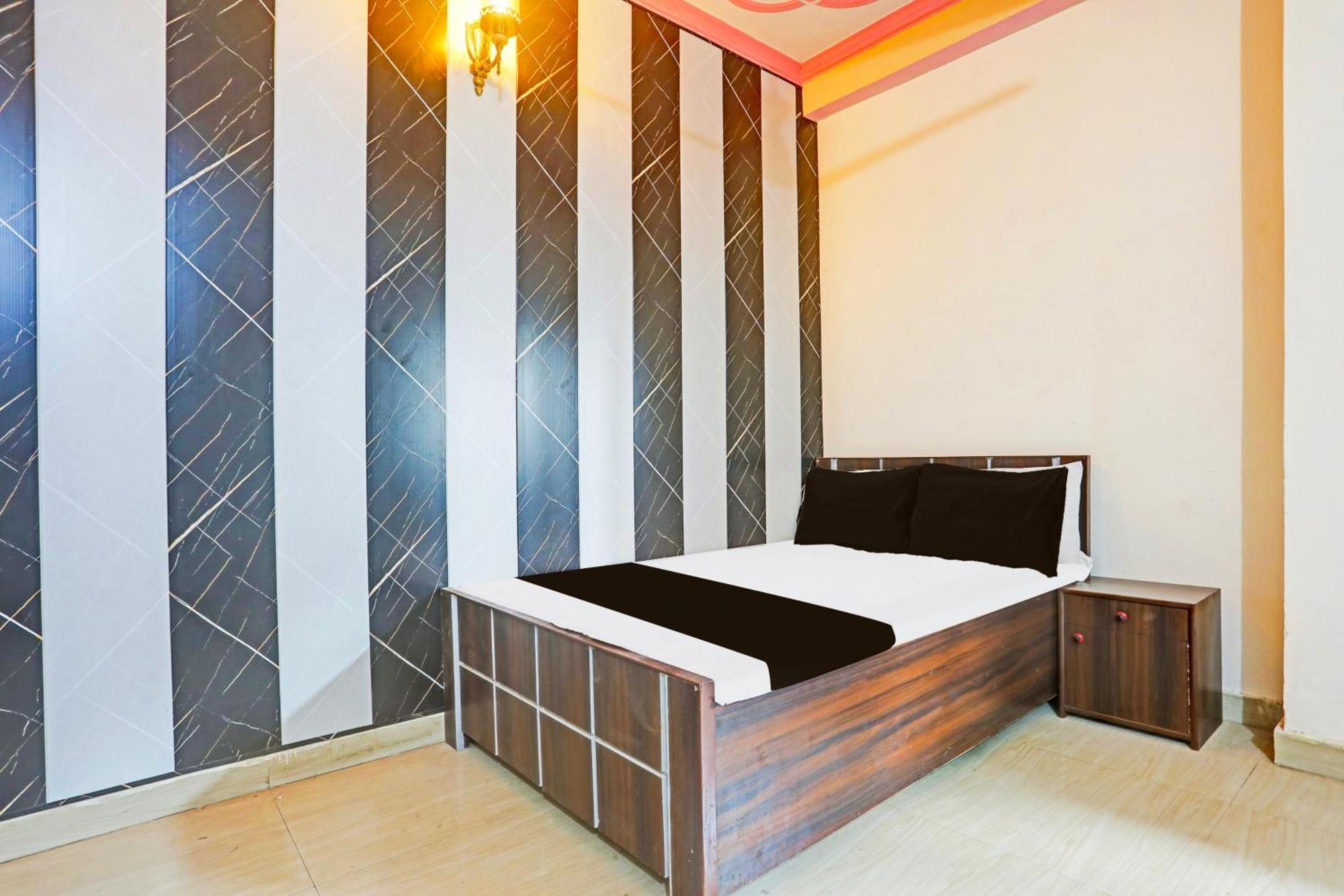 Hotel O Arvi Guest House Варанасі Екстер'єр фото