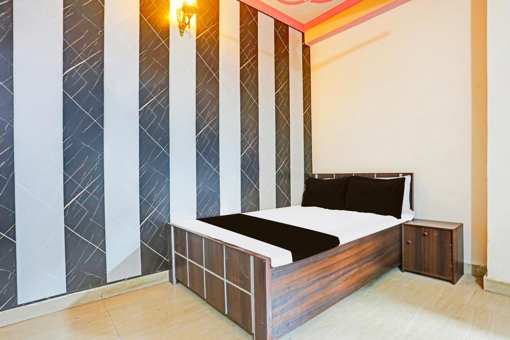 Hotel O Arvi Guest House Варанасі Екстер'єр фото