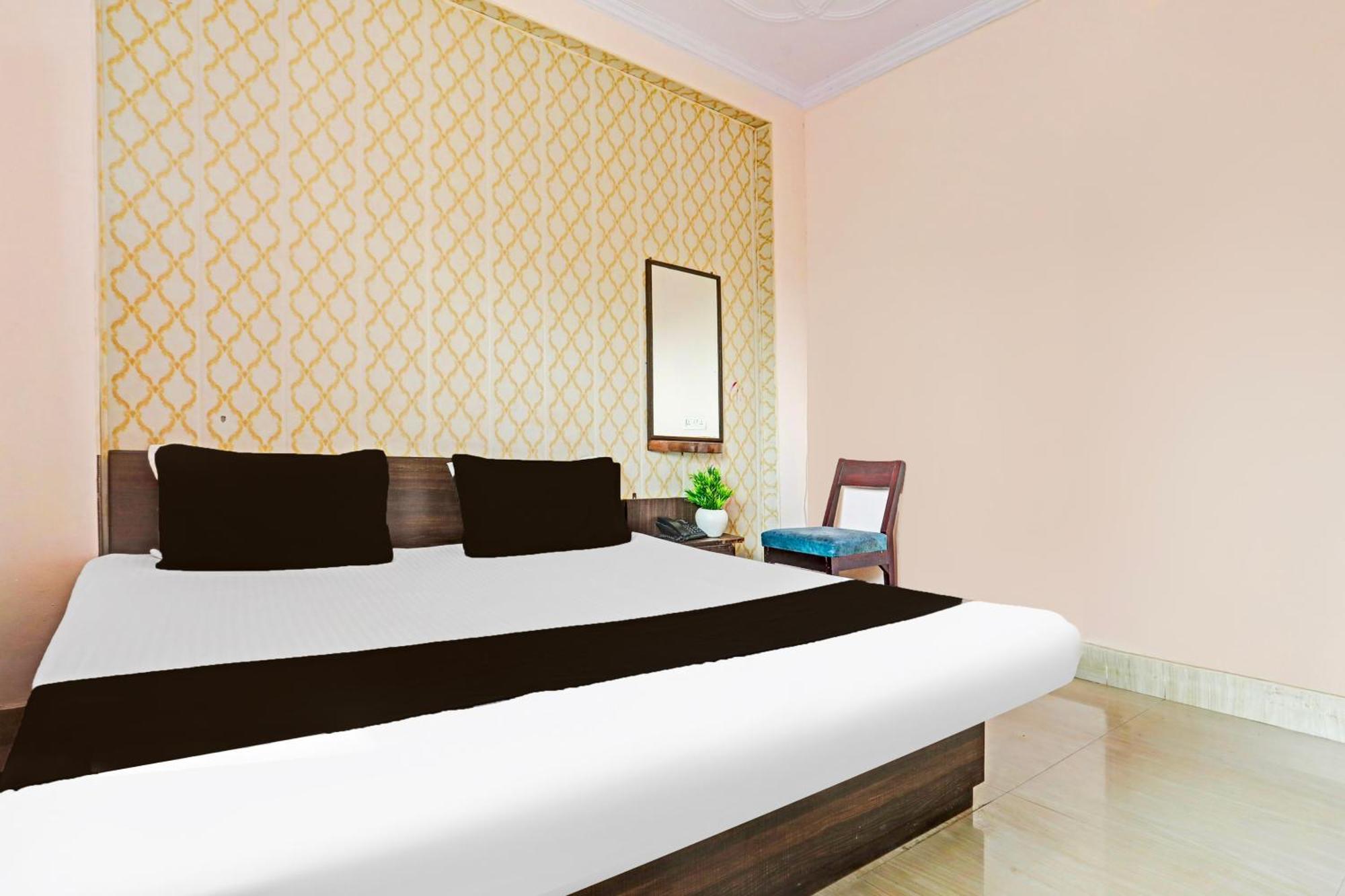 Hotel O Arvi Guest House Варанасі Екстер'єр фото